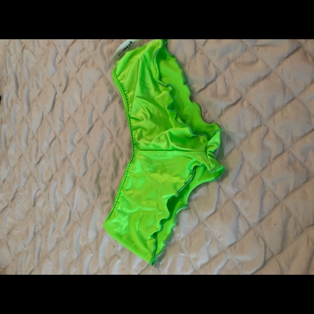 Iheartraves booty shorts